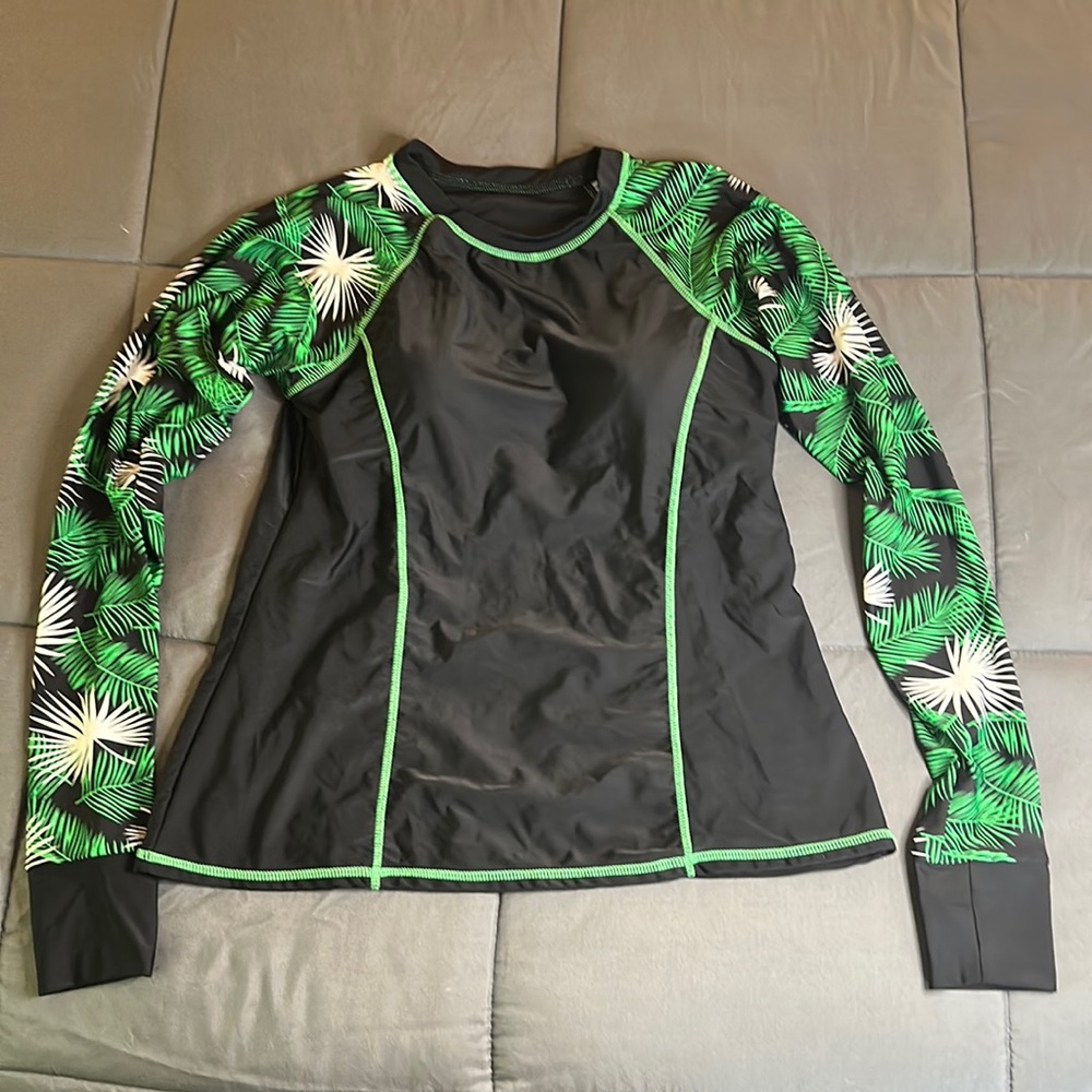 Women’s Rash Guard